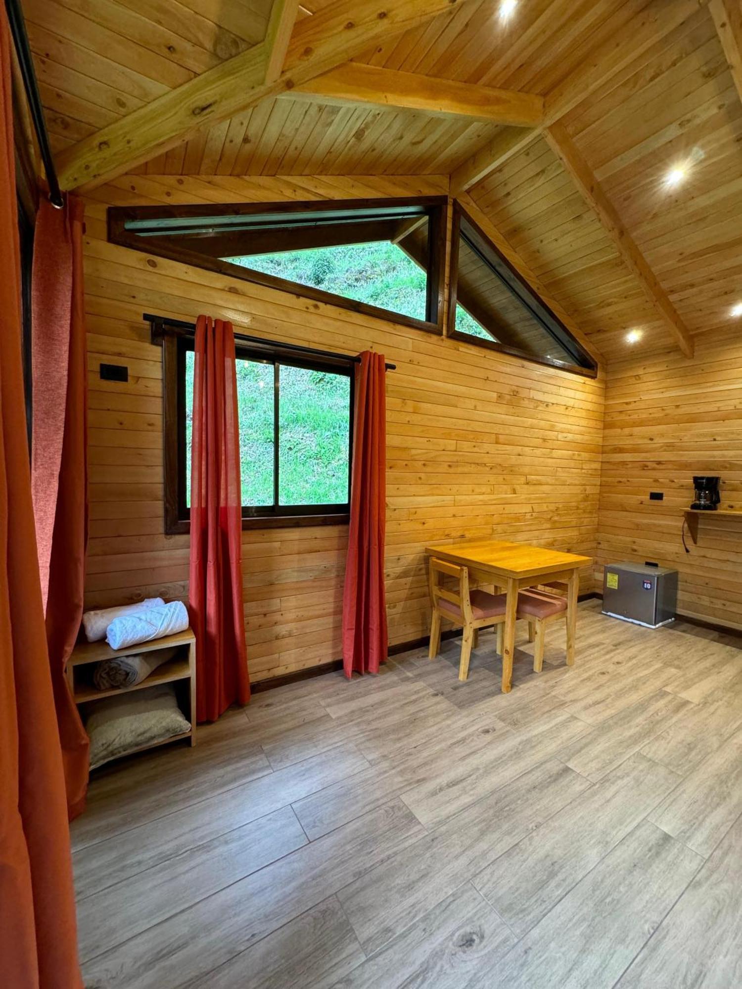 Entre Arboles Lodge Сан Херардо де Дота Екстериор снимка