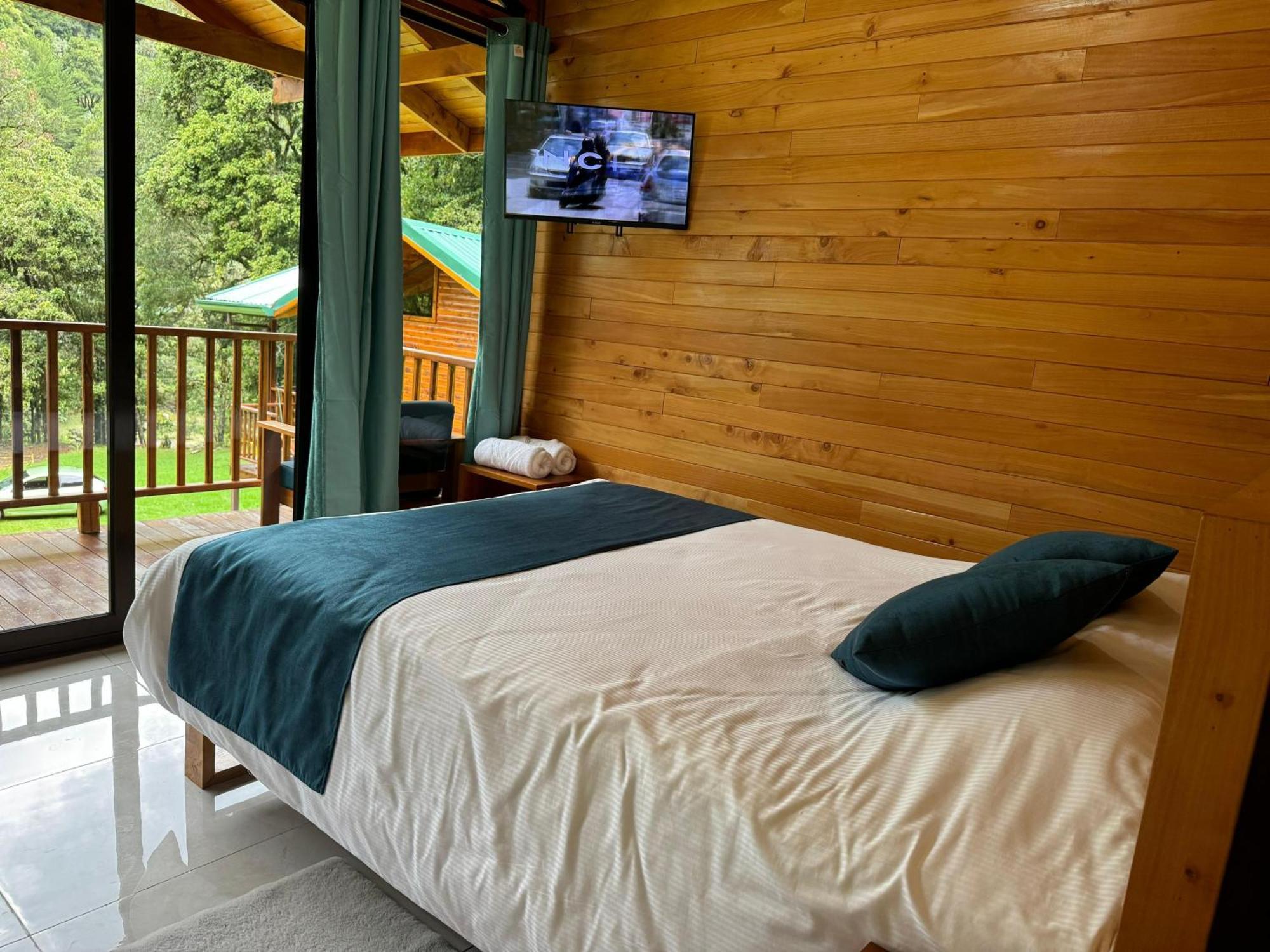 Entre Arboles Lodge Сан Херардо де Дота Екстериор снимка