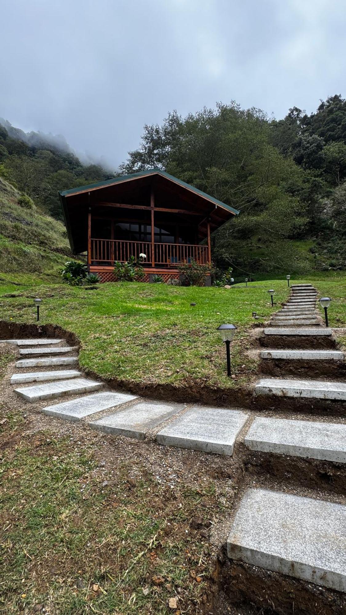 Entre Arboles Lodge Сан Херардо де Дота Екстериор снимка